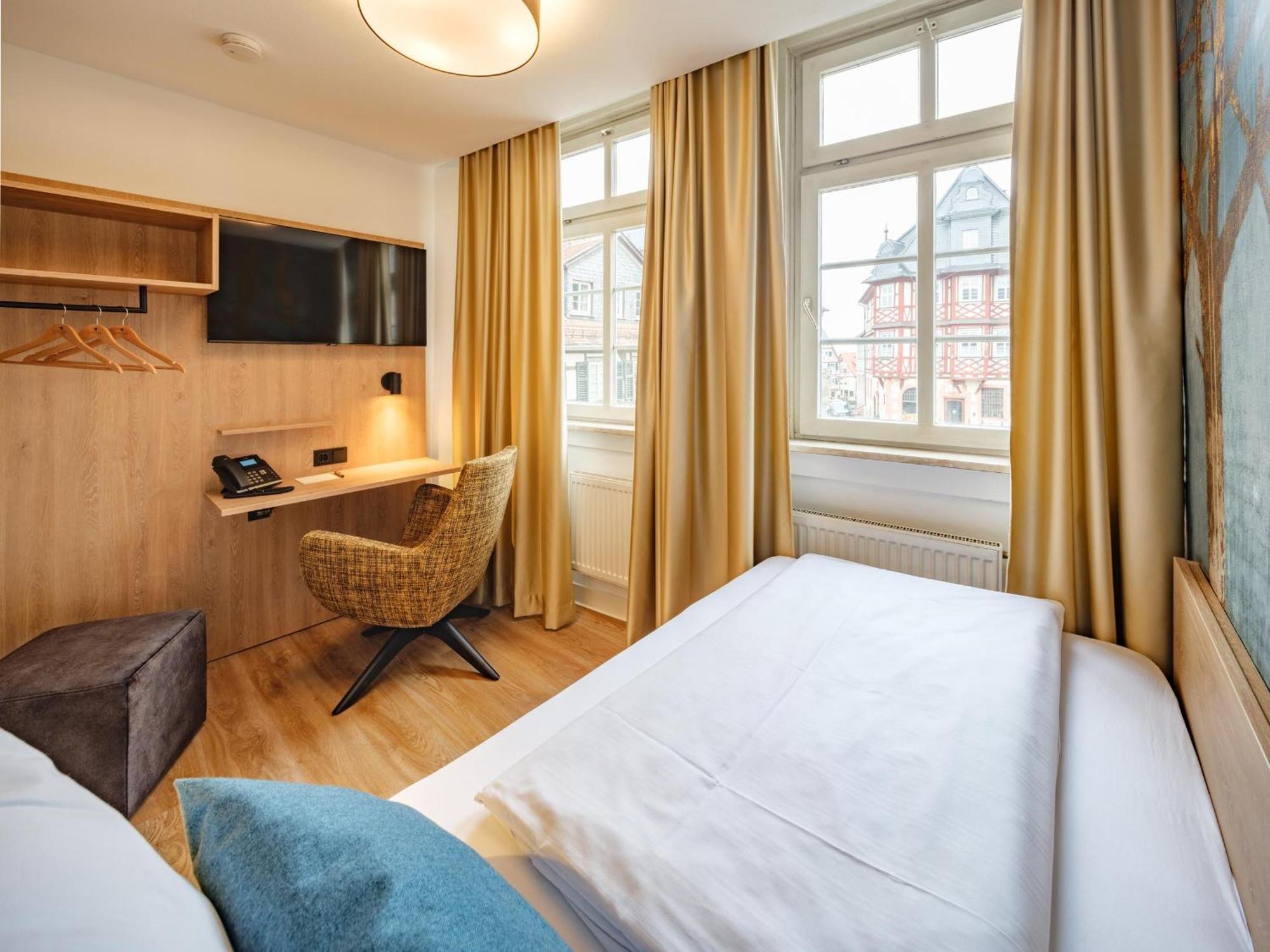 Hotel Restaurant Goldener Engel Heppenheim  المظهر الخارجي الصورة