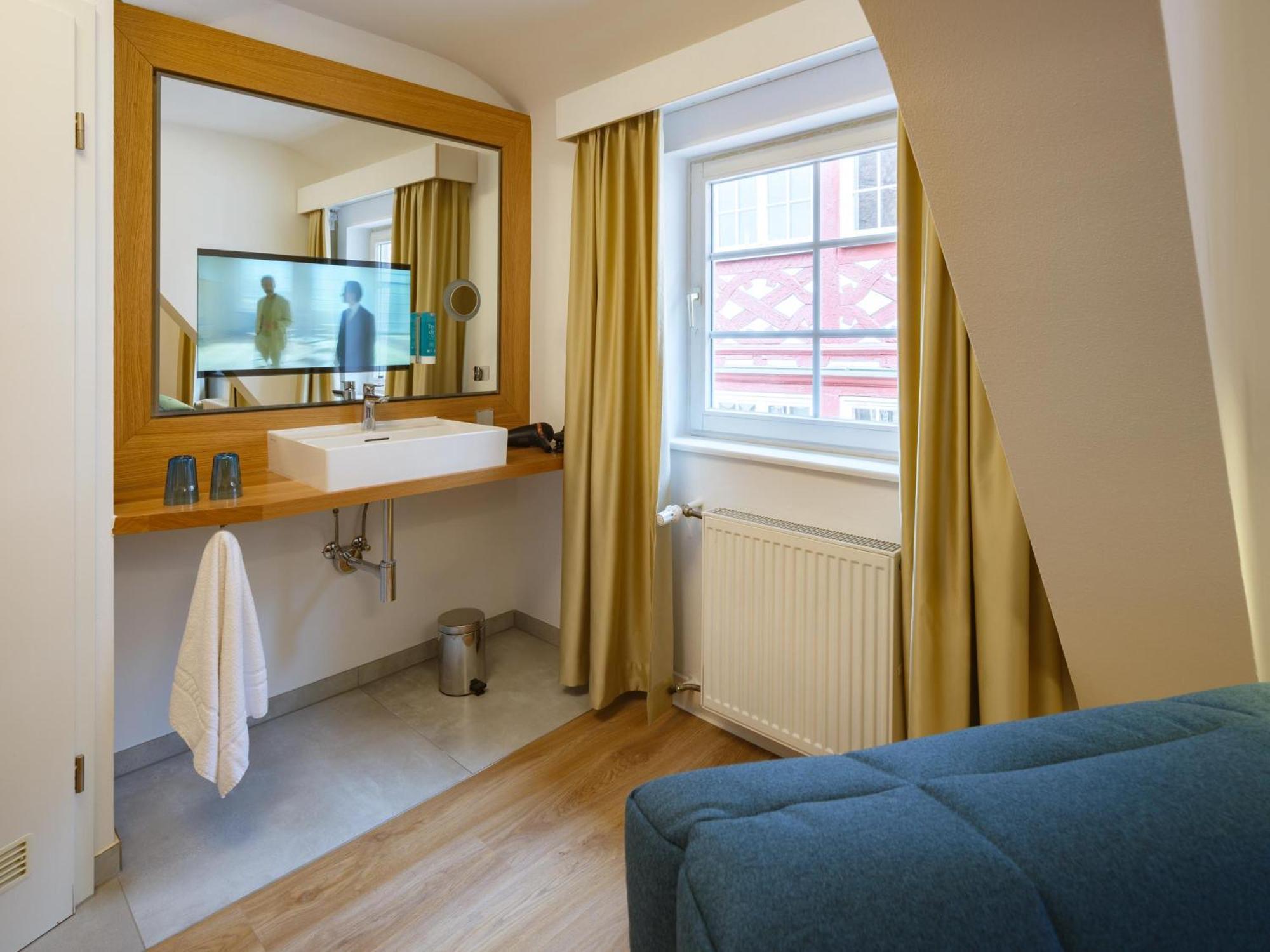 Hotel Restaurant Goldener Engel Heppenheim  المظهر الخارجي الصورة
